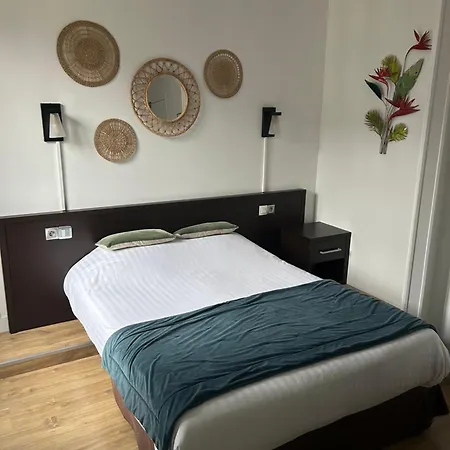 Les Inities Szálloda 2*