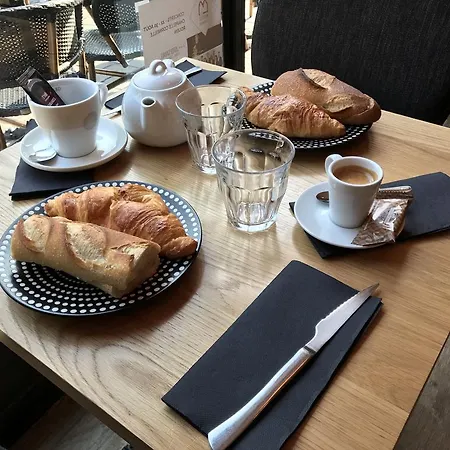 Ξενοδοχείο Les Inities 2*