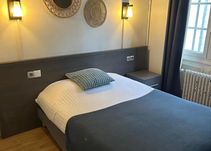 酒店 雷伊尼蒂耶酒店 2*